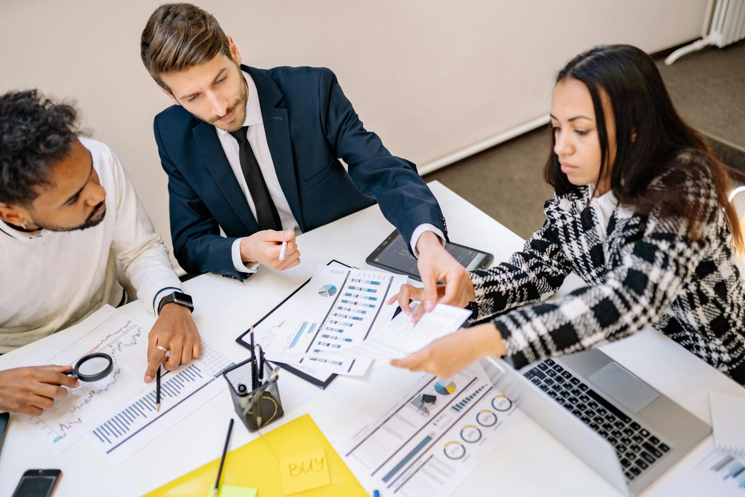 People in the middle of a meeting.
